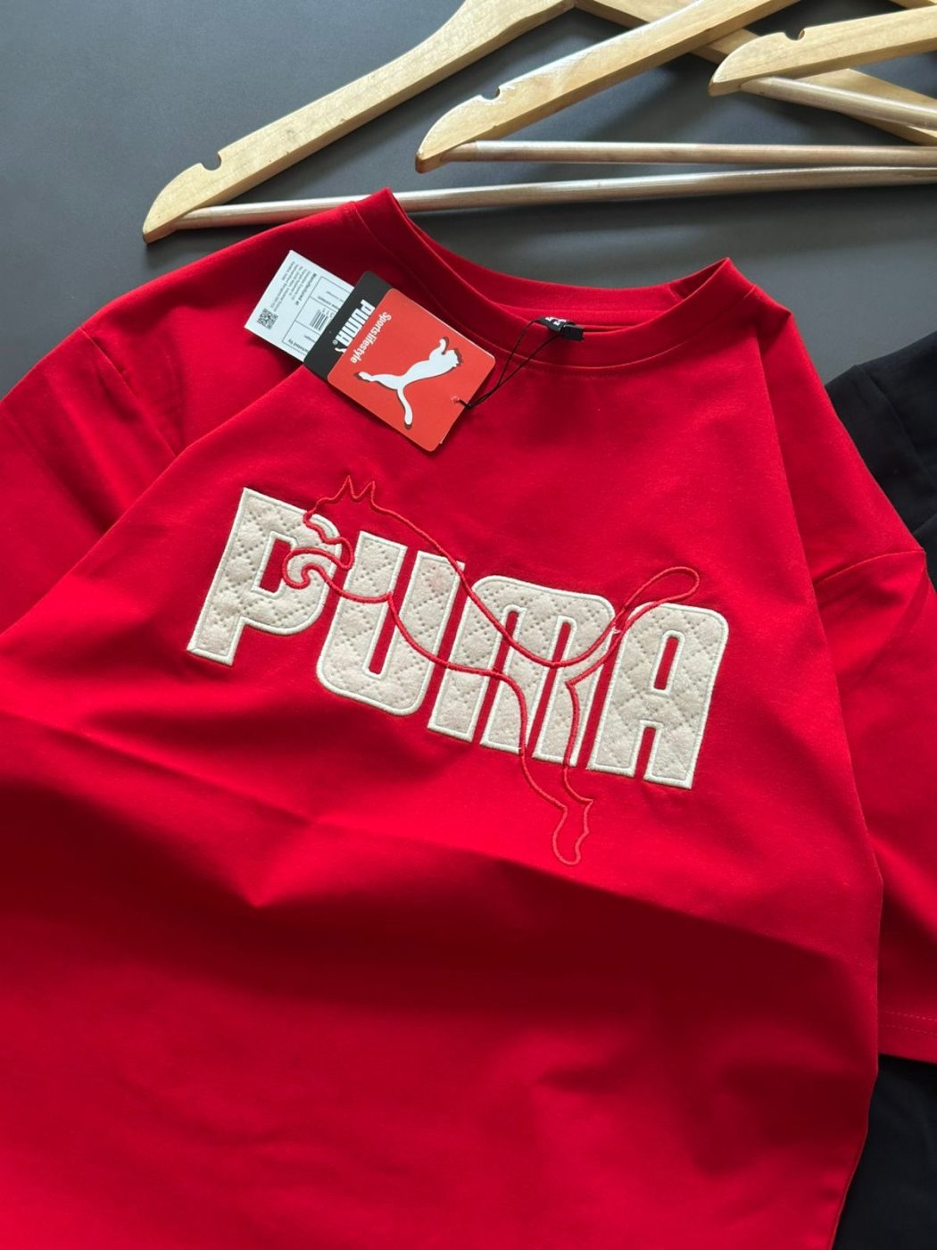 BEST EMBROIDERED  DROP SHOULDER T SHIRT